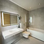Le Twelve Hotel