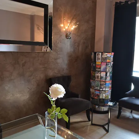 Le Twelve Parigi