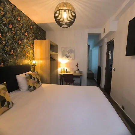 Le Twelve Parigi