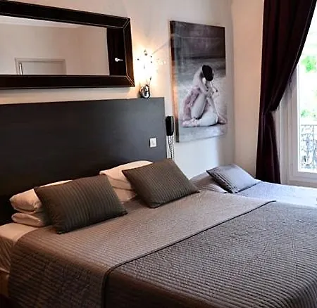 Le Twelve Parigi