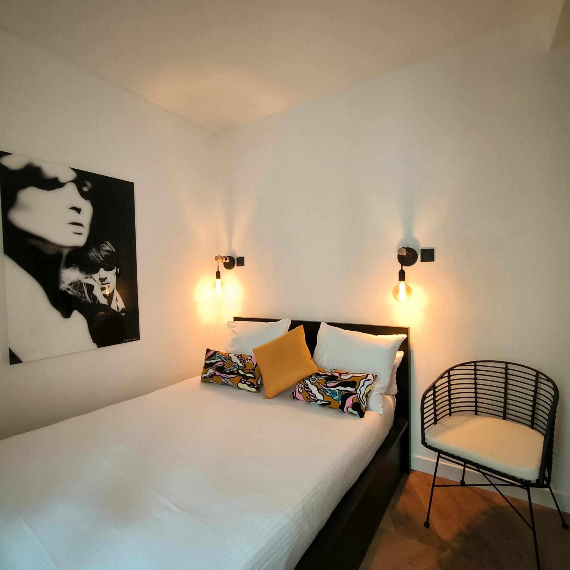 Le Twelve Parigi