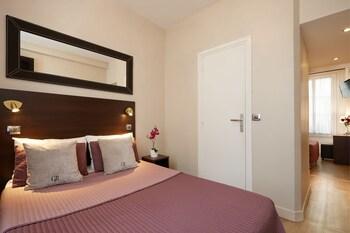 Le Twelve Hotel