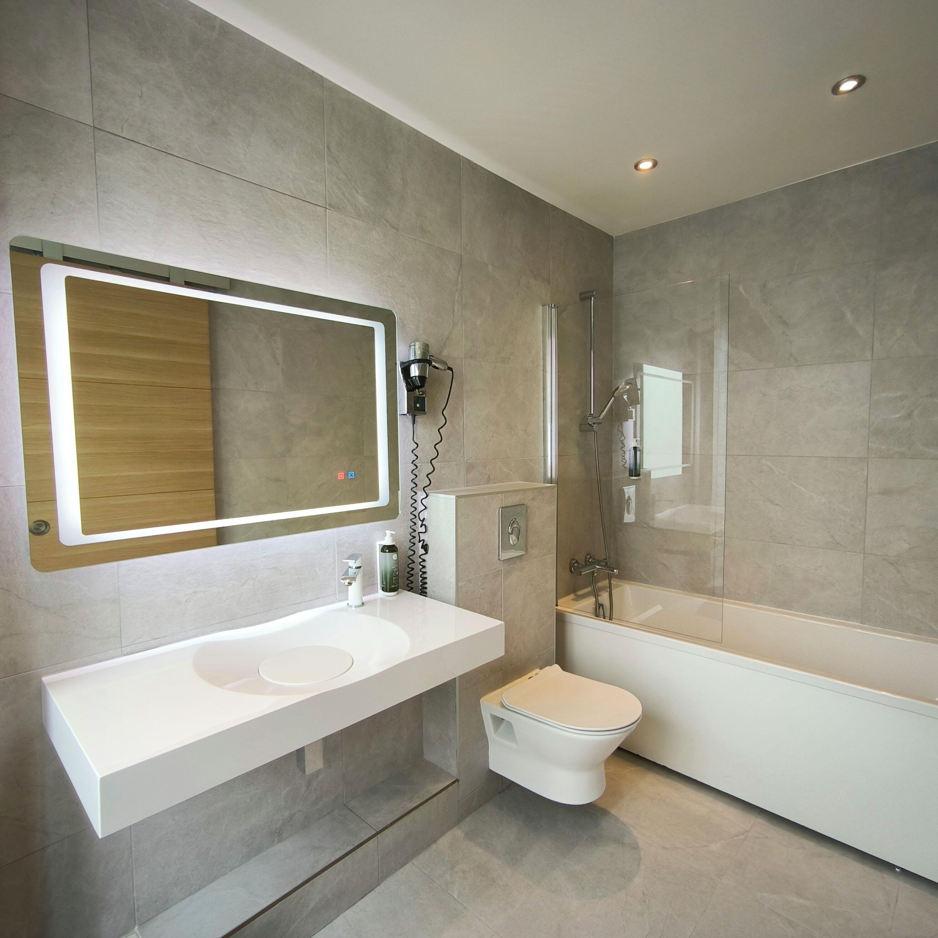 Le Twelve Hotel
