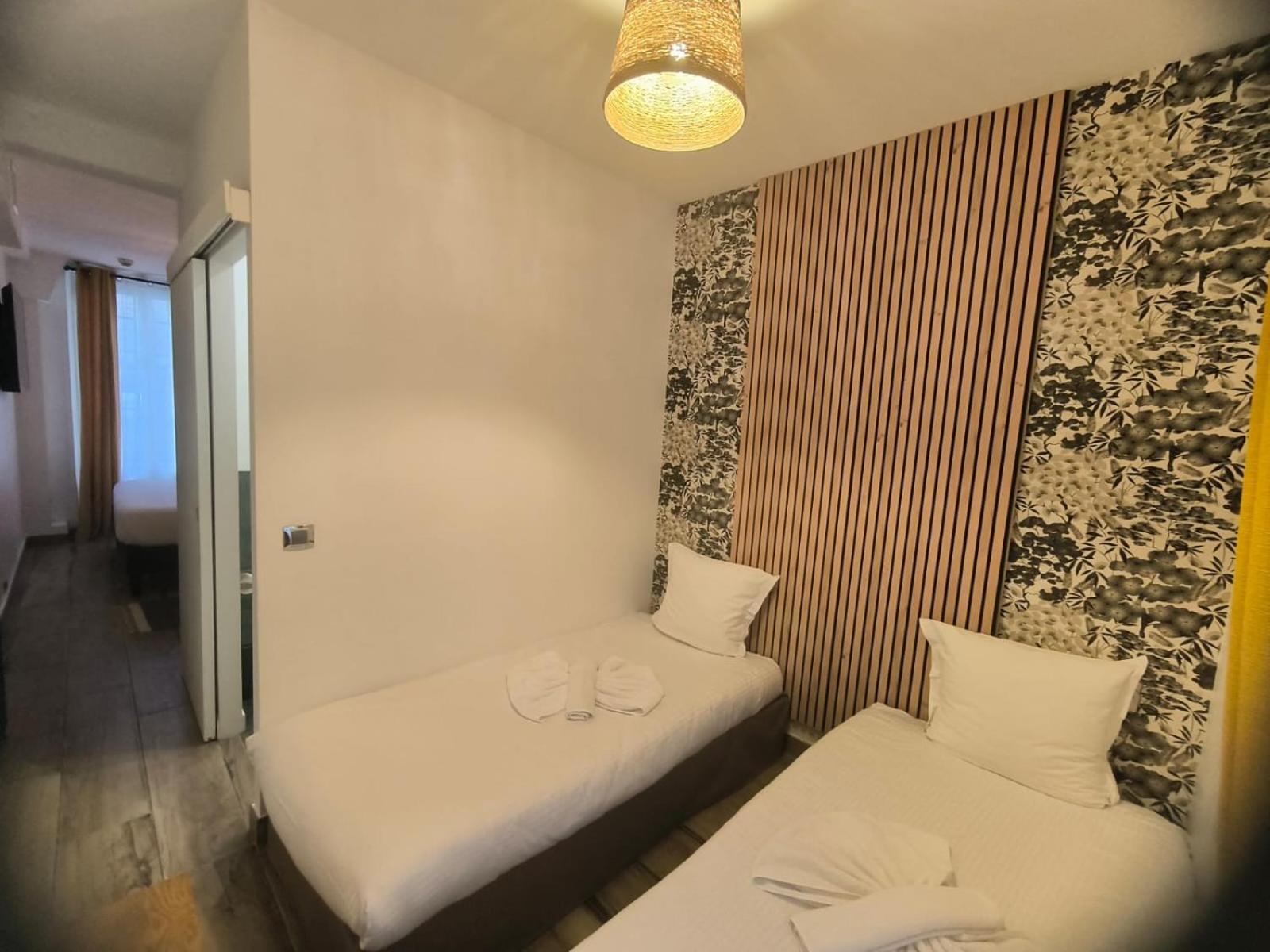 Le Twelve Hotel